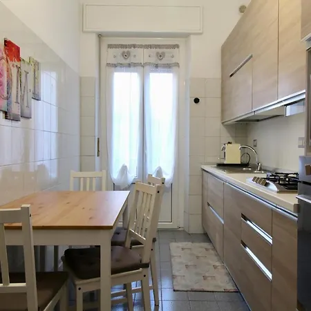Molly - Your From Apartment Milan